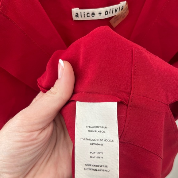 Alice + Olivia Red Sleeveless Silk Blouse - Picture 5 of 7